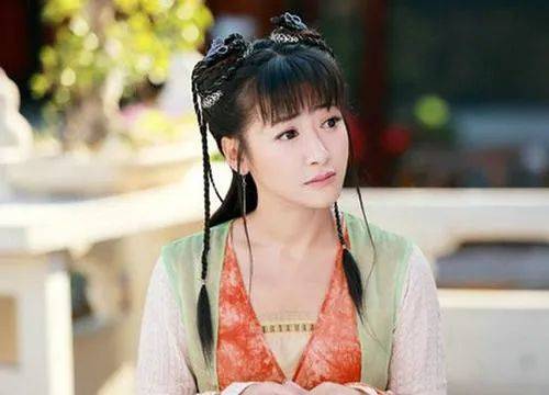 金巧巧|原创跟金巧巧蒋勤勤并称北影三朵花，半张脸都花了，都挡不住她的美貌