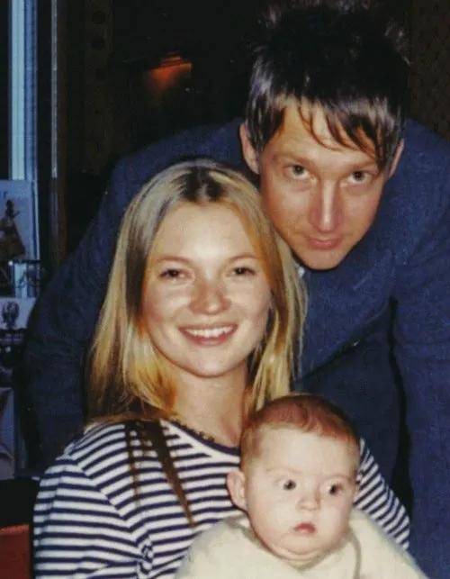 Moss|这个女人统一了90年代的审美，那她女儿呢？