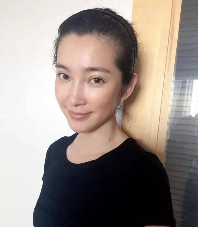 瑜伽|颜值身材双双在线的李冰冰，真的要奔五了？