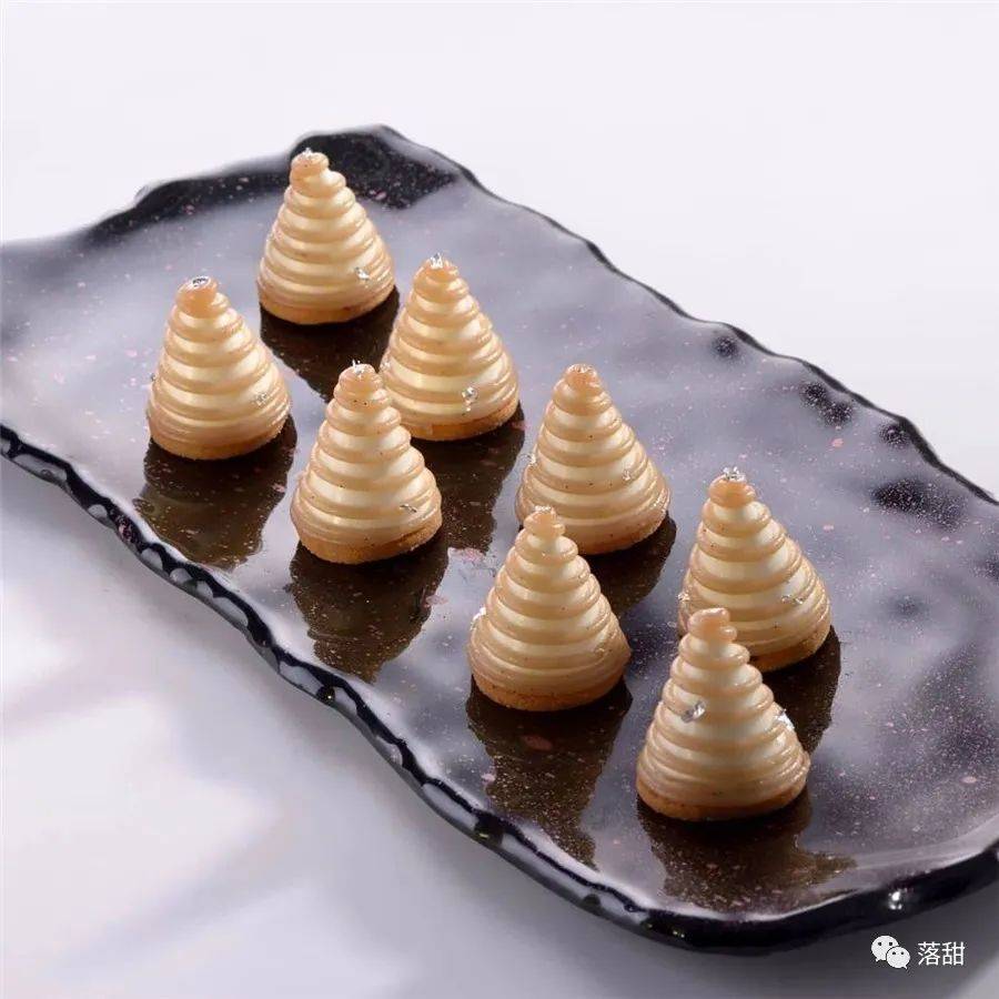 杂谈|杂谈 | 你会不会在乎：盘子和甜品配不配？