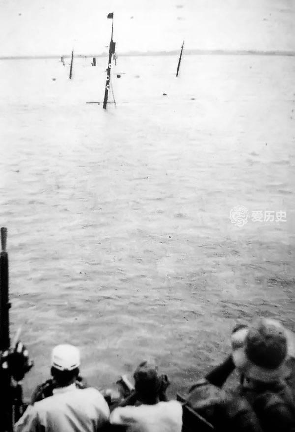 抗战时中国海军实力悬殊 在长江布雷阻止日军 被俘水兵的最后身影