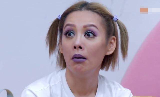 宁静|宁静试色死亡口红！蓝色绿色口红反差太大，网友：有想买的冲动