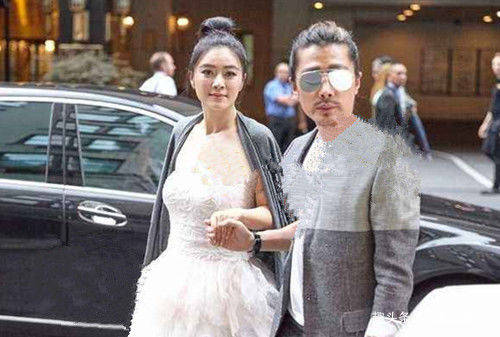 分手后,田海蓉就嫁给了富豪徐明,还生下一个女儿,徐明是大连实德集团