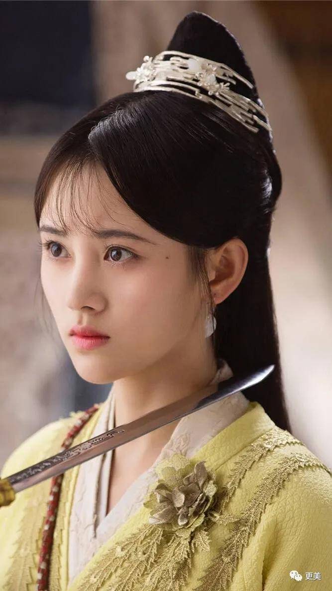 刘海|当毛发都在伪造的鞠婧祎失去刘海，场面瞬间窒息！