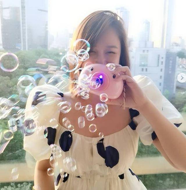 陈乔恩艾伦出海过七夕,贴脸合照越长越像,艾