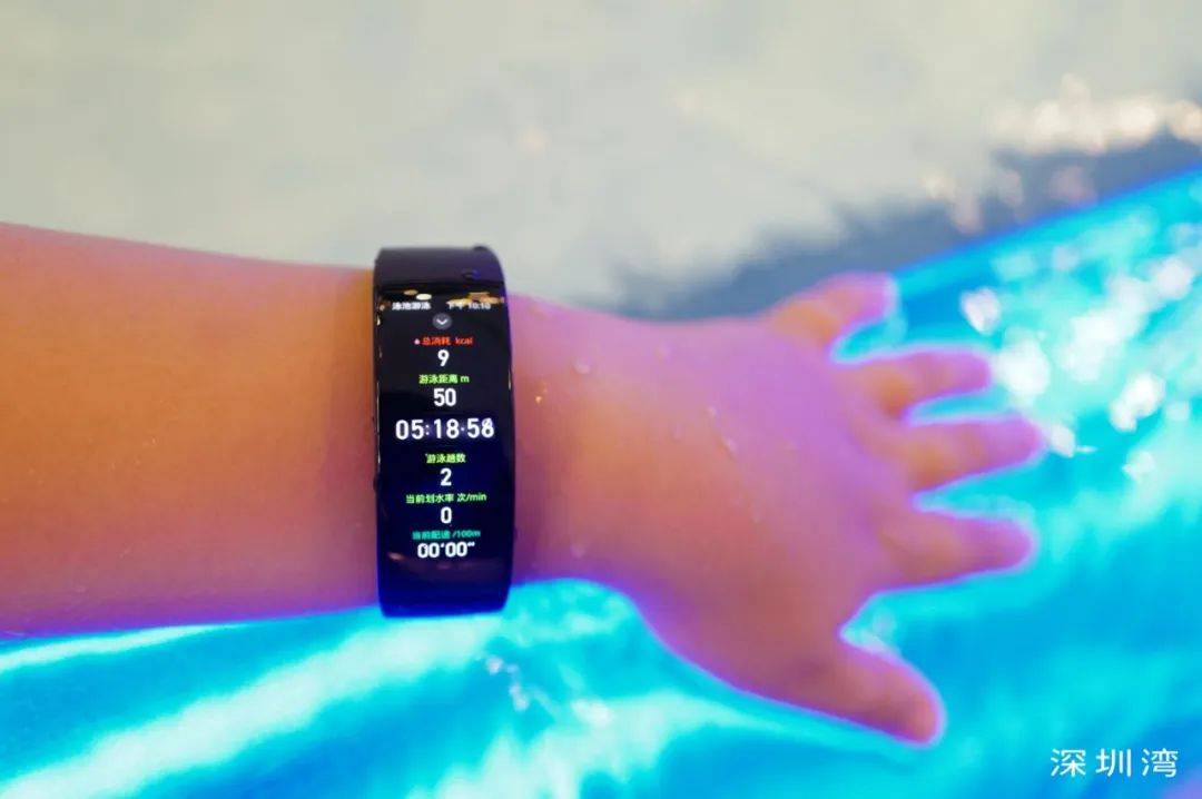 评测|华米 Amazfit X 首发评测：超长柔性曲面屏、血氧监测、智能运动识别