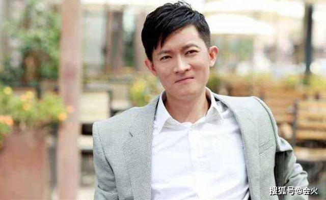 减肥|原创杨志刚为减肥被迫无奈啃烂梨？工作人员却在旁吃鸡腿，模样太心酸