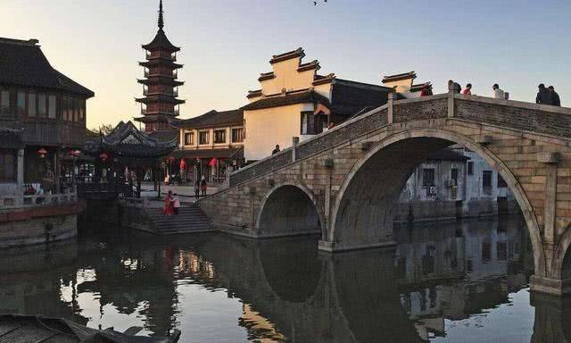 原创中国首个gdp超3800亿县坐拥江南四大古镇称中国第一县