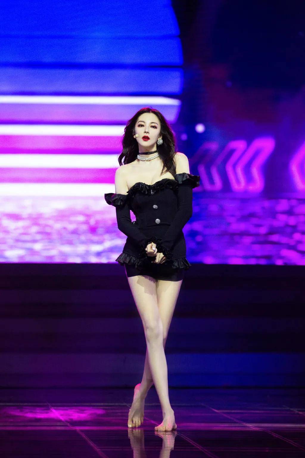 郑爽|她大概是女演员里活得最像网红的了