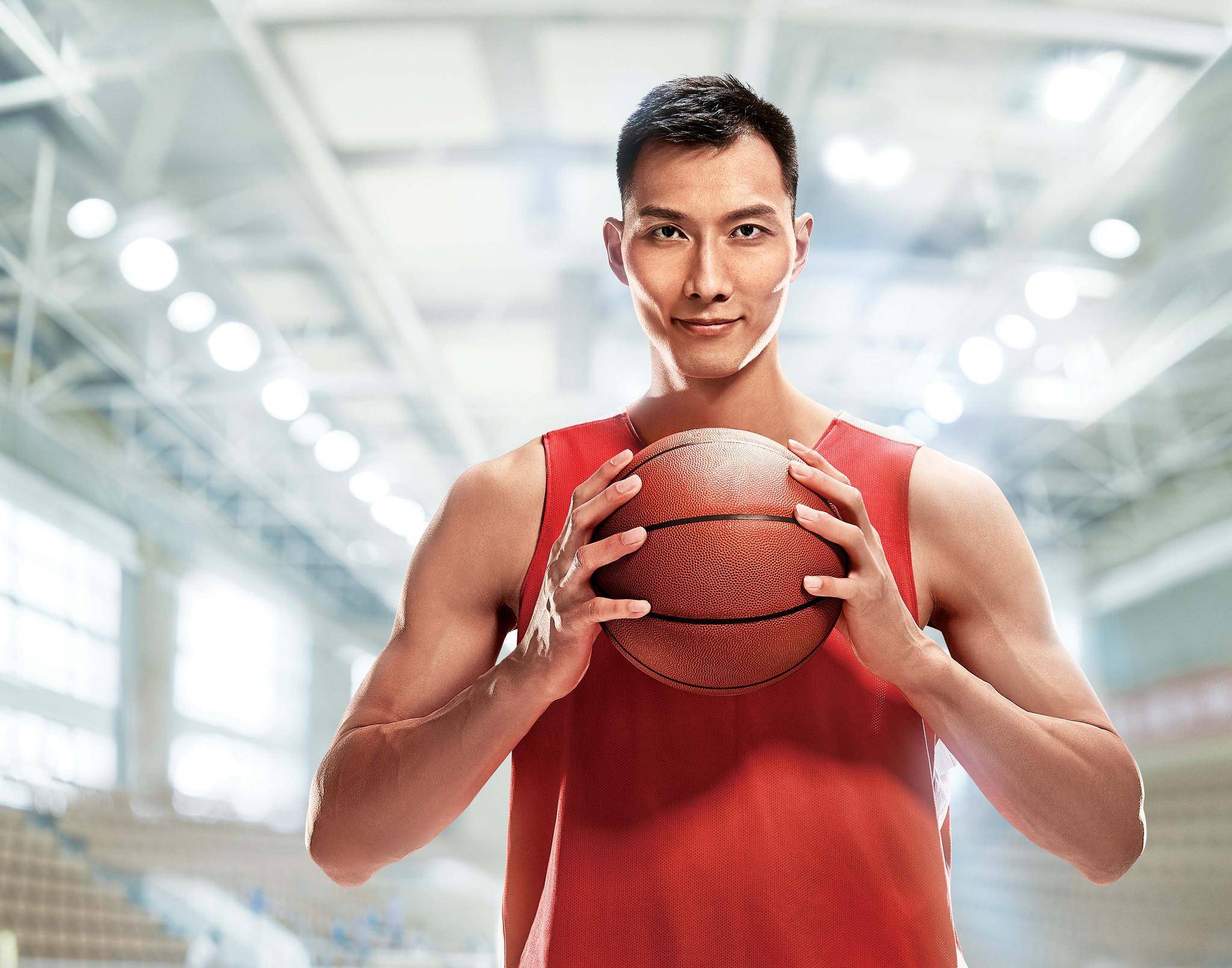 纵观CBA｜中国篮球只有一个易建联，他34岁了_广东