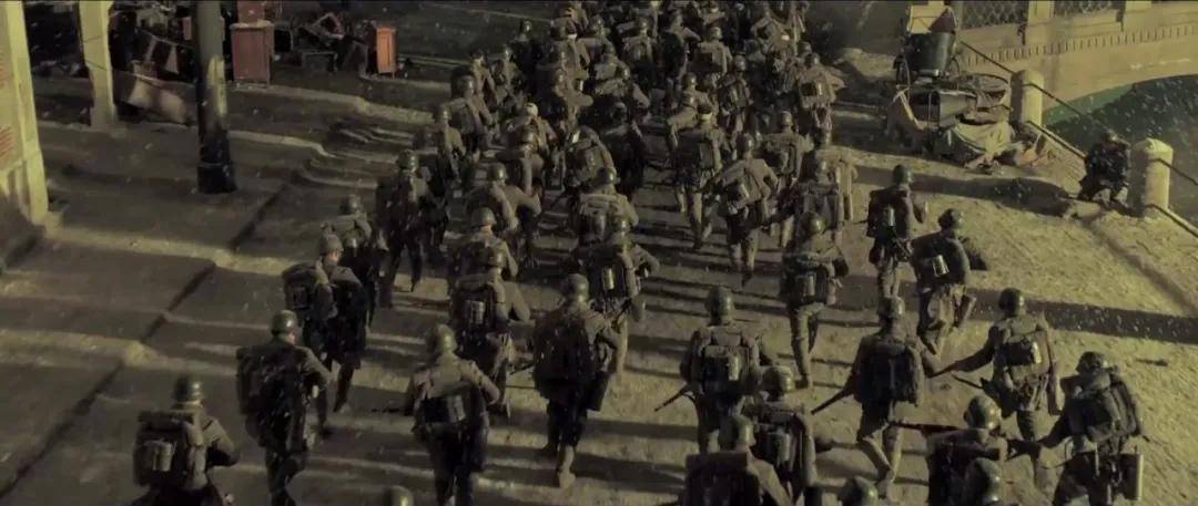 杜淳|独家丨谭飞VS杜淳：我怎么理解《八佰》？我如何塑造谢晋元？