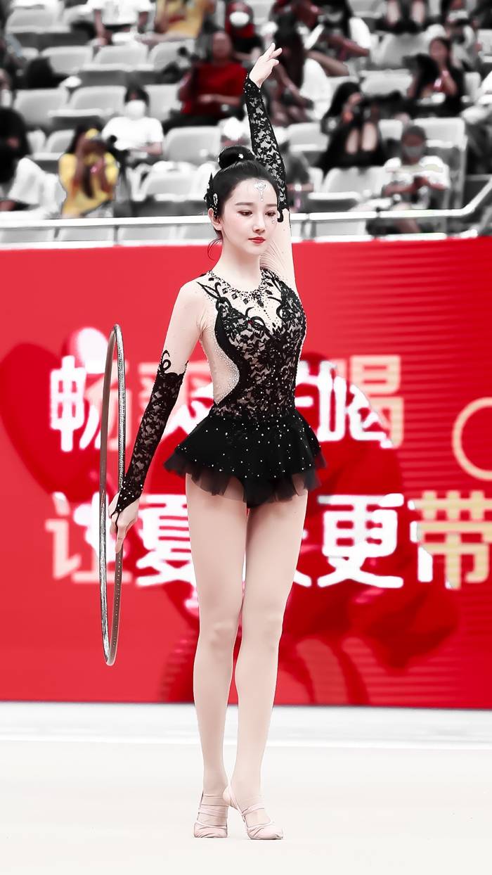陈小|陈小纭郑爽笑起来好甜，偷学她们的迪士尼在逃公主风，美到爆棚了