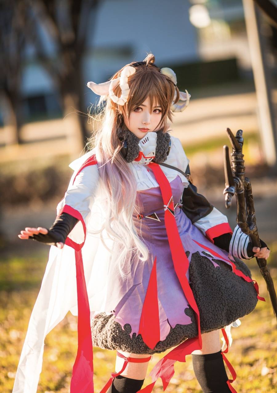 cosplay明日方舟艾雅法拉roka样