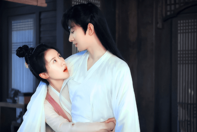 琉璃|原创凭一部剧蹿升爆红流量小生！他是第二个任嘉伦？