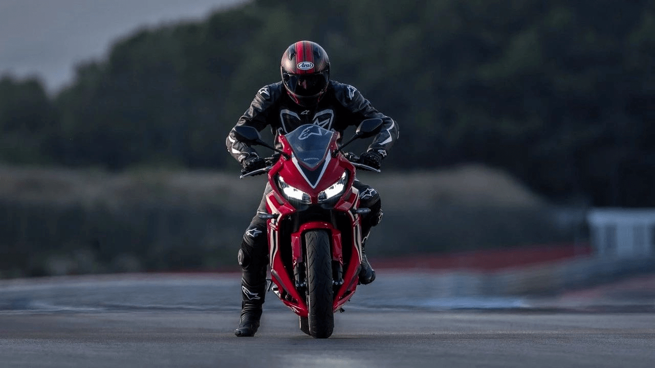 中量级日系街跑本田cbr650r浅析