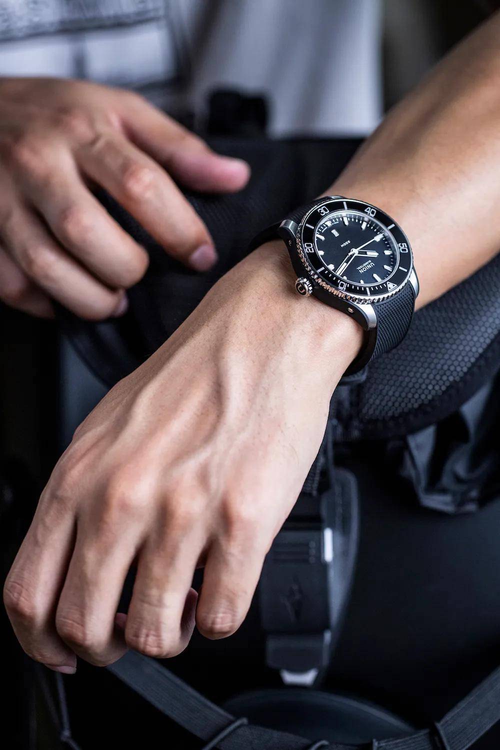 诺拉|男人啊！你被你的手表暴露了