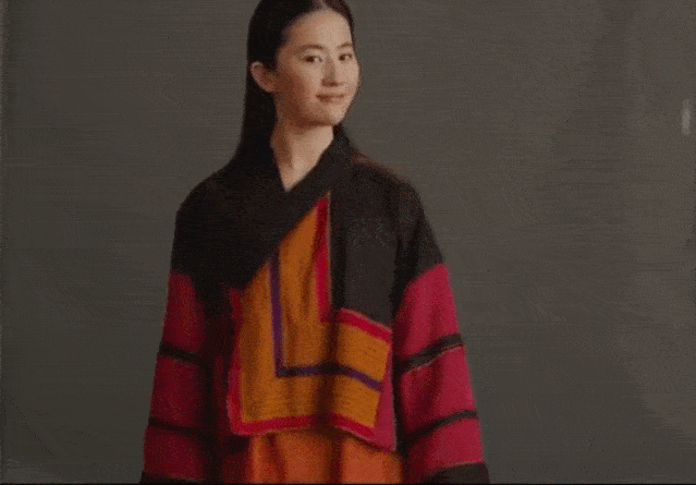 姐妹|直播卸妆想要证明自己是素颜美人,却因太敷衍被嘲假鼻子假脸碰不得?