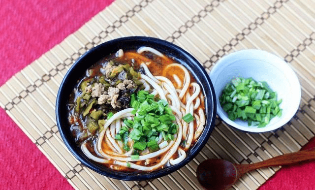 米粉第一次吃多少合适 d2411078897c40538ec1b3ce6d8a3371.png