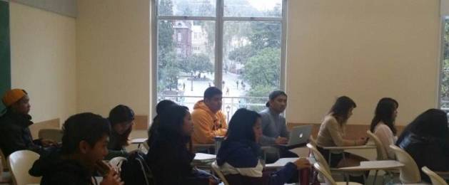 一番话|穷小子同学聚会被嘲讽,偷偷离席,服务员一番话让所有人愣住