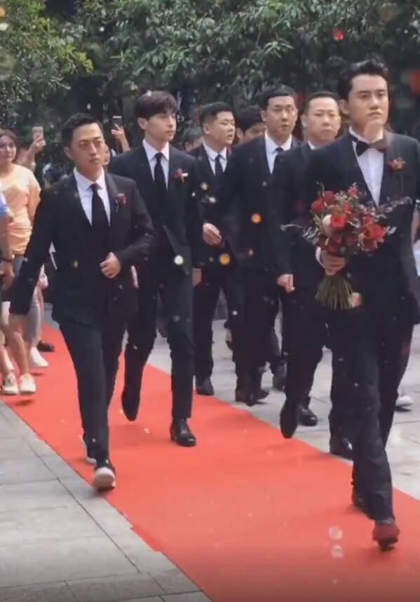 怎么样才可以当伴郎 10c90ce06f1145f1b5a72961341f9e68.jpeg