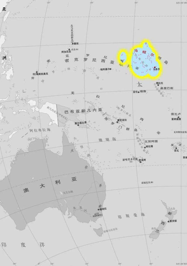 从地理位置上来说,该群岛位于整个太平洋中部,东南西北都