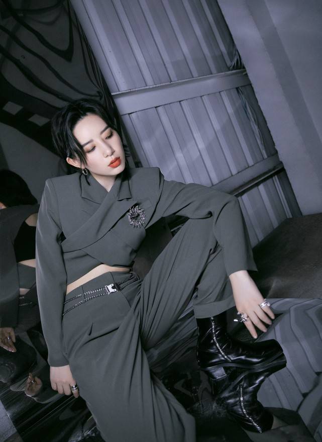 节目|原创调侃女艺人的身材很幽默？他说李斯丹妮腿粗后，没有人觉得好笑