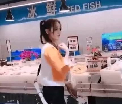 马尾|“哪吒头”过时了,看迪热巴的“双马尾”变少女,路人:美到爆!