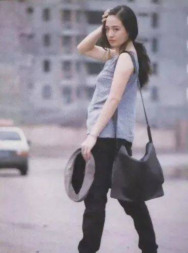 五朵金花|原创人生不易！跟巩俐并称“五朵金花”，爆红过也曾穷到靠一毛钱度日