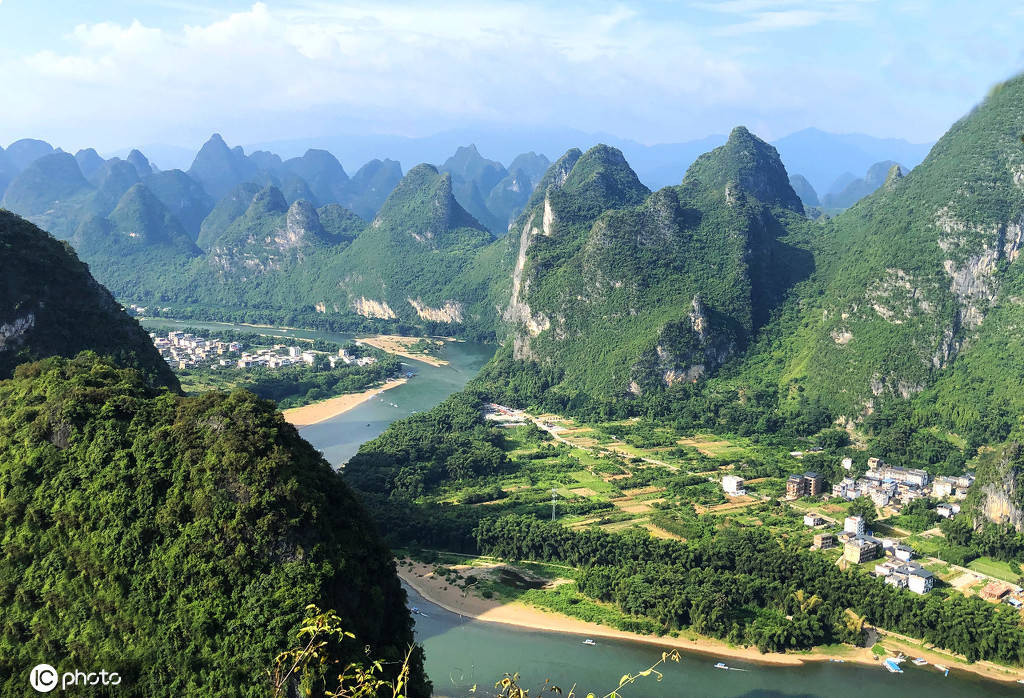 赴广西壮族自治区旅游,观漓江优美风光