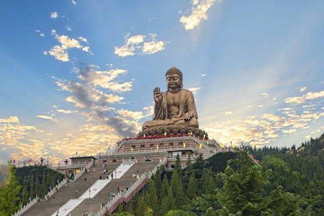 南山大佛山东真的是一个人杰地灵的地方,不但有着非常多的历史遗迹供