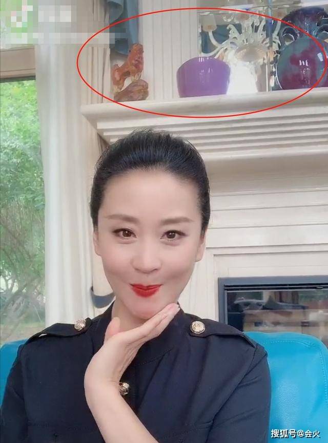 豪宅|原创苗圃街边吃面条很朴素，嫁大21岁老公住宽敞豪宅，生活却接地气