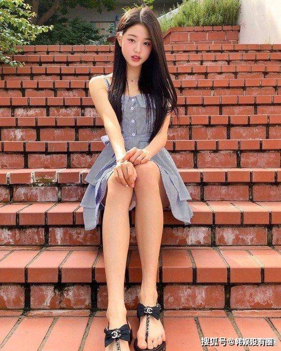 原创拍照角度令人担忧?izone张元英晒"清纯私照",答谢粉丝生祝
