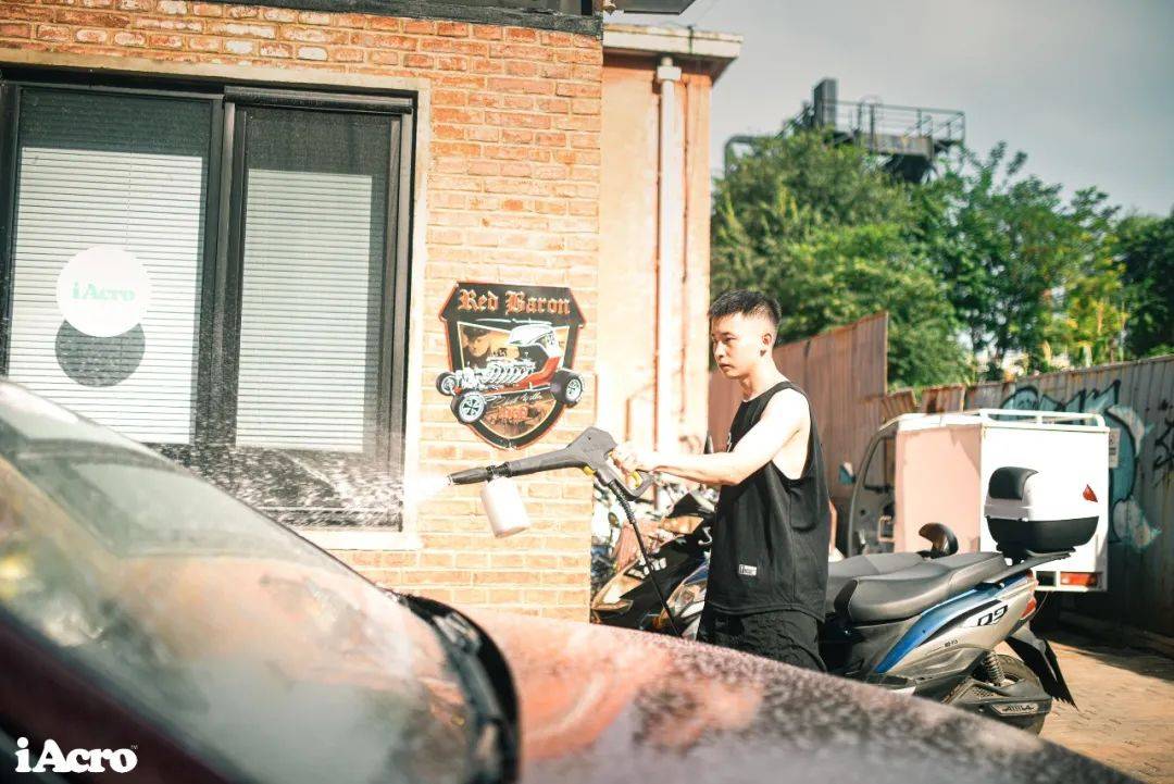 工作|iAcro设计师开什么车？