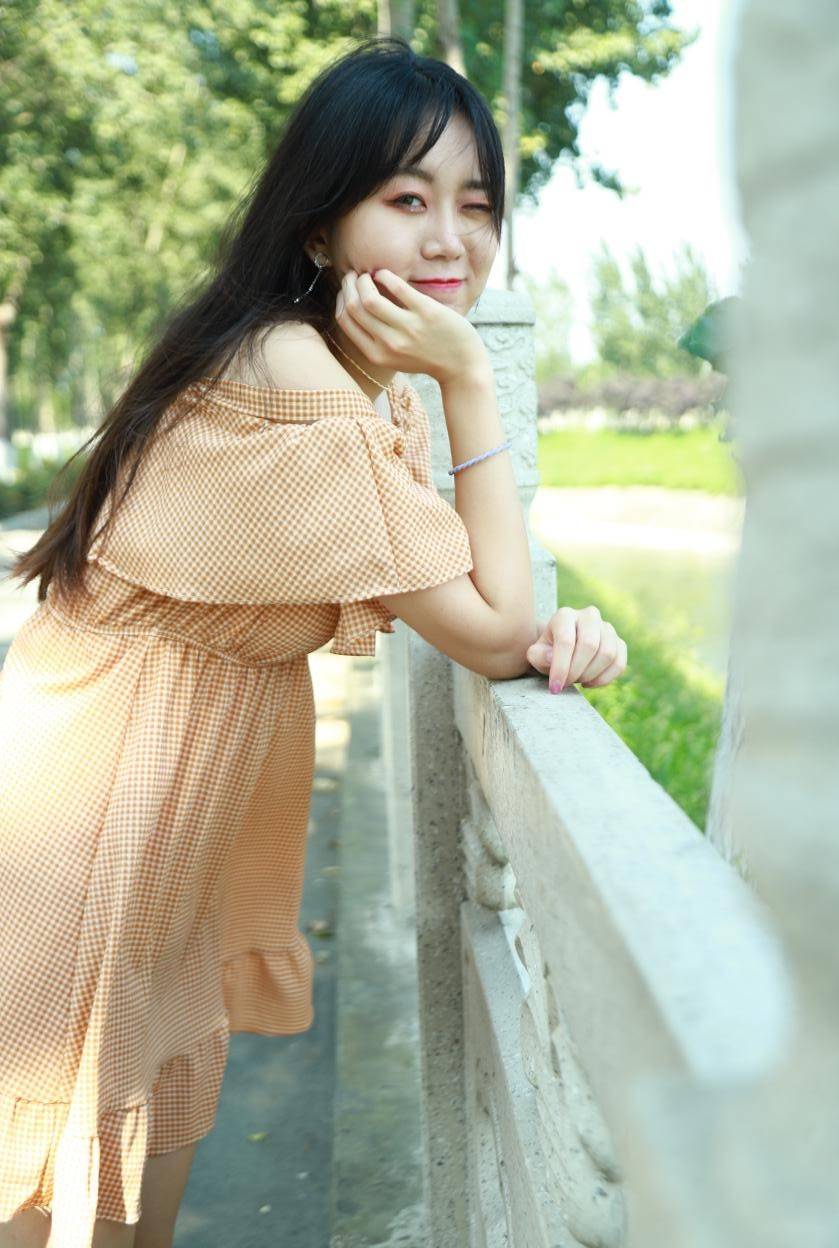 服装|陕西瑄玥模特:可爱风连衣短裙展示