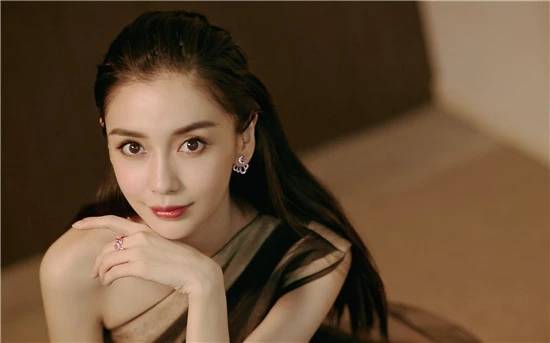 演技备受争议的baby，这次获得了章子怡的夸赞？