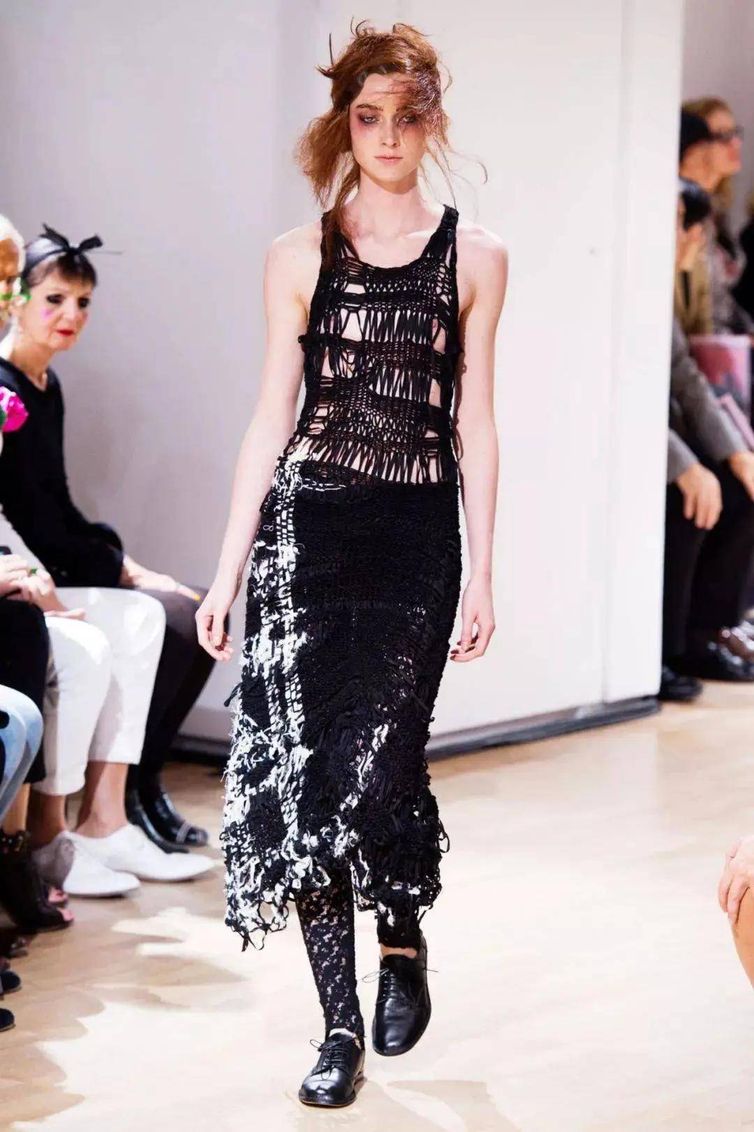 服装|设计灵感 |神秘暗黑的哥特风格