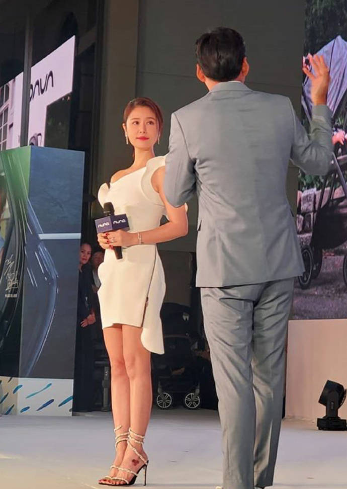 林心如送女儿上学爆哭,再否认与霍建华婚变