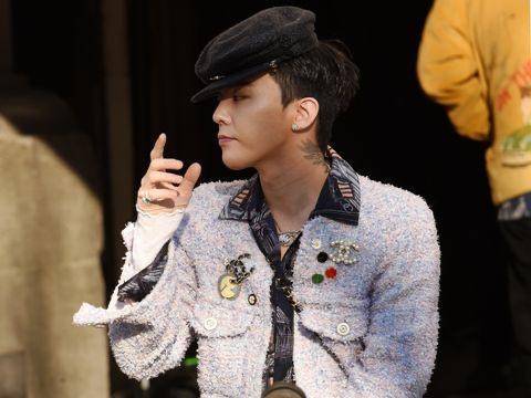 李斯丹妮|揭秘为啥李斯丹妮、蔡徐坤、权志龙穿着 Balenciaga Prada新潮流看来很高级？