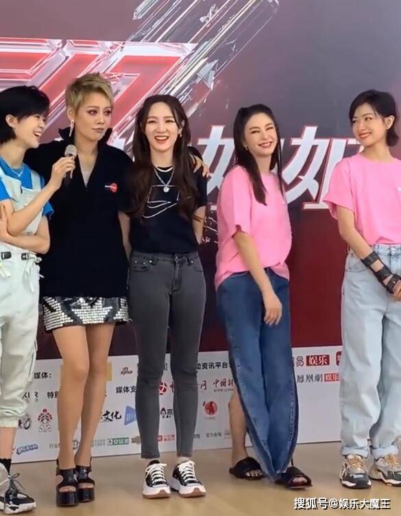 浪姐成团采访似修罗场，宁静黑脸火药味浓，李