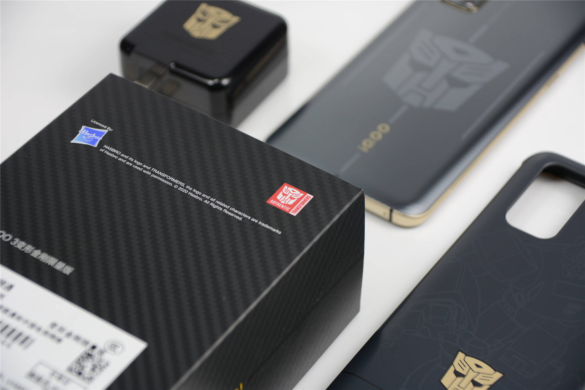 手感|iQOO 3变形金刚限量版，手感一流，要的就是这个范儿