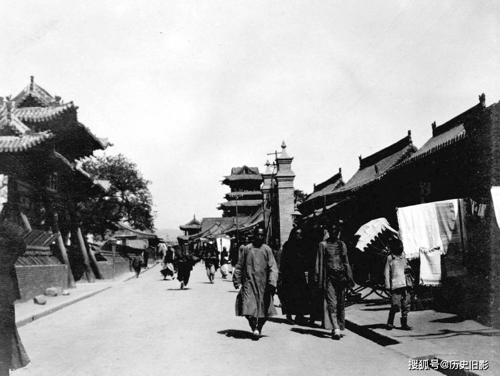 1909年山西太原城老照片,阜成门与迎泽门大南门街