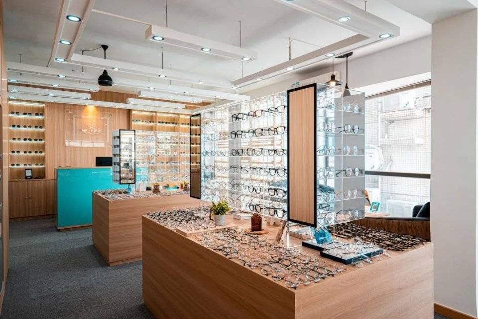 眼镜店|五星眼镜店，1000+副镜框任挑…