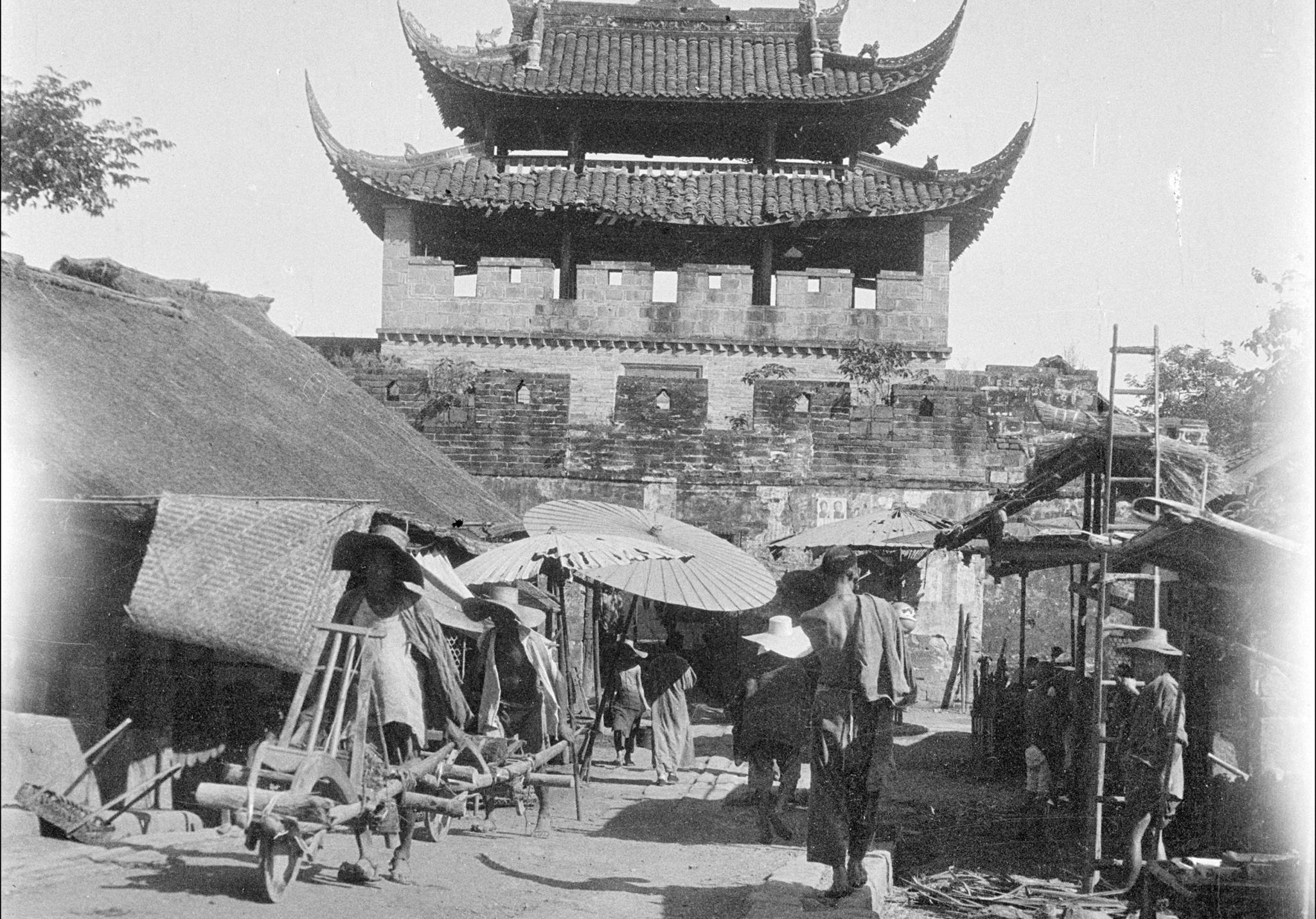 1917年四川成都建筑老照片,成都北门城楼与文殊院