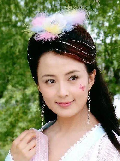 杨童舒|明明跟郭碧婷共用一张脸，她怎么就是恶毒女配的下场？