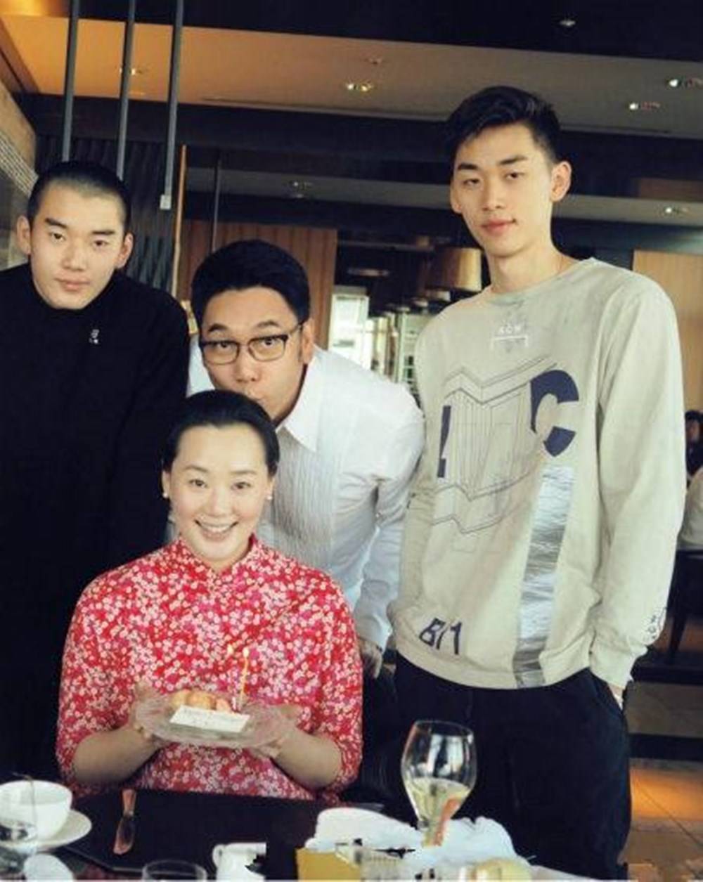 大儿子|有种养育方式叫做“林依轮”,大儿子学霸,小儿子超模,让人羡慕