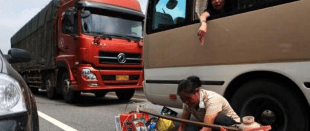 中国堵车最严重的几次 ecc95ee15f29444eaf6cf5aa5ae57cb9.png