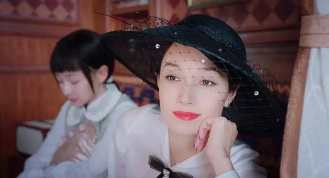 旗袍|原创全网热度榜第一，马伊琍成功变脸，一集换N套旗袍诠释民国之美