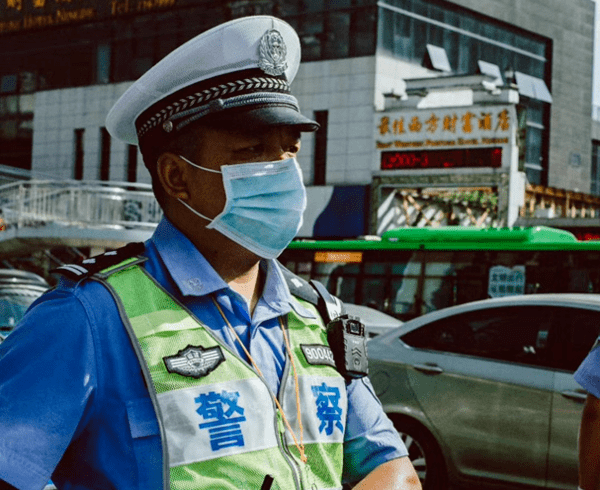 坚守一线认真执法 守护城市交通文明——记宁德市公安局交警支队黄