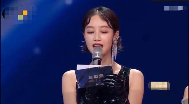 蓝盈莹终于熬出头？演冯小刚新剧站c位，朱时茂