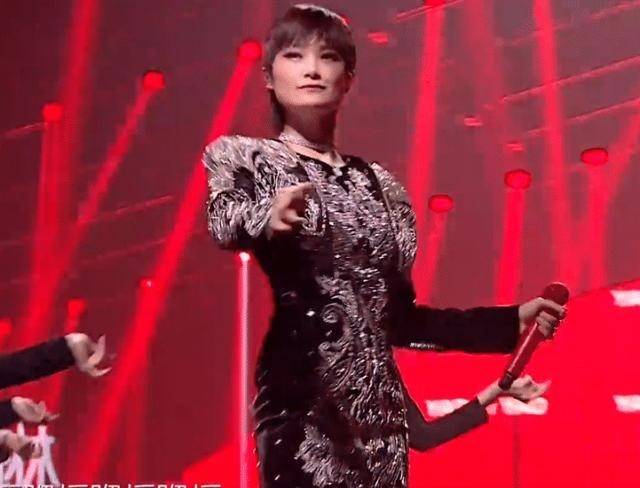 李宇春近况情绪差令人担忧，生日当天崩溃大哭